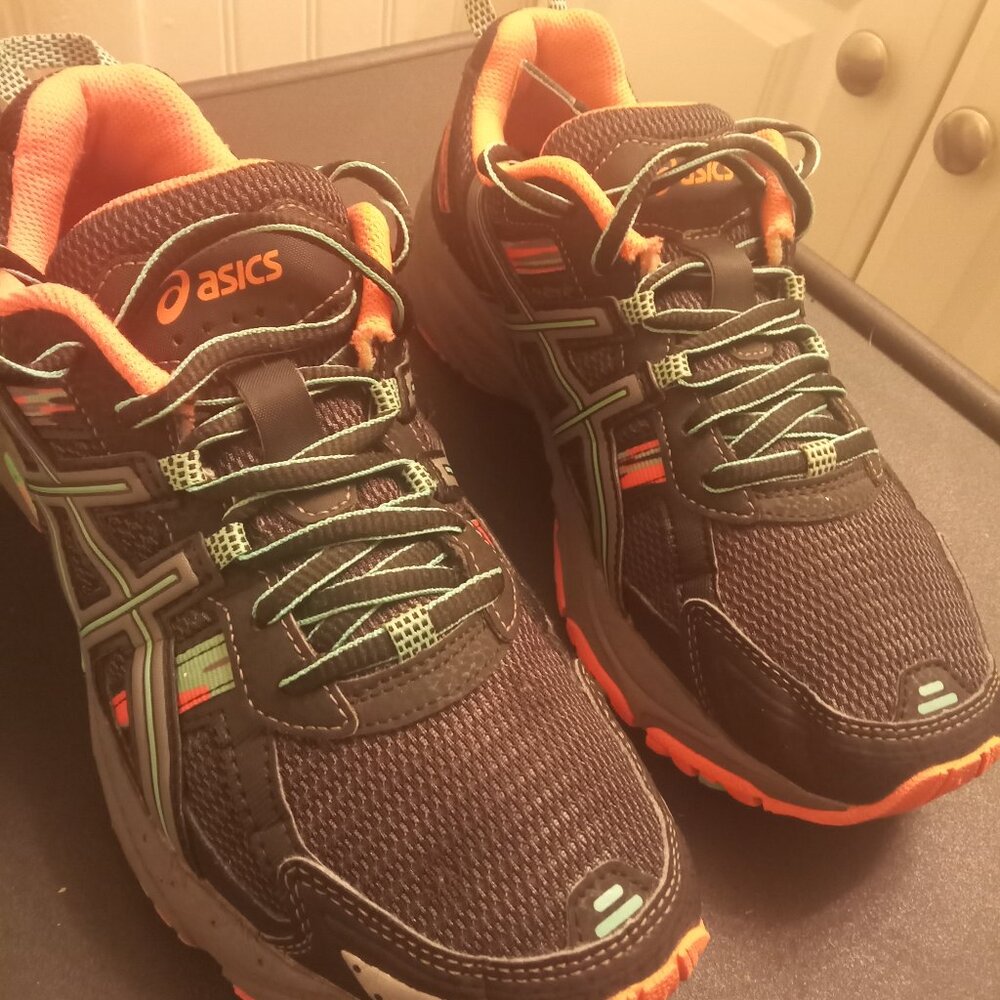 ASICS Women’s Performance Sneakers – Comfort, Style & Endurance